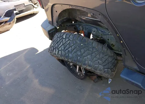 2016 Jeep Wrangler Unlimited Sahara z USA, uszkodzony, nr VIN 1C4BJWEG0GL194035